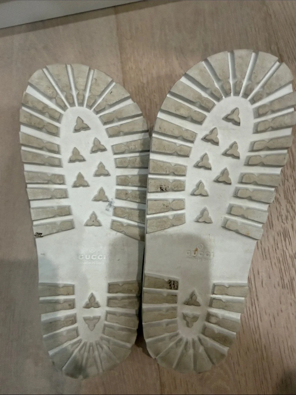 Gucci White Slides with Green and Red Stripe - Picture 3 of 5